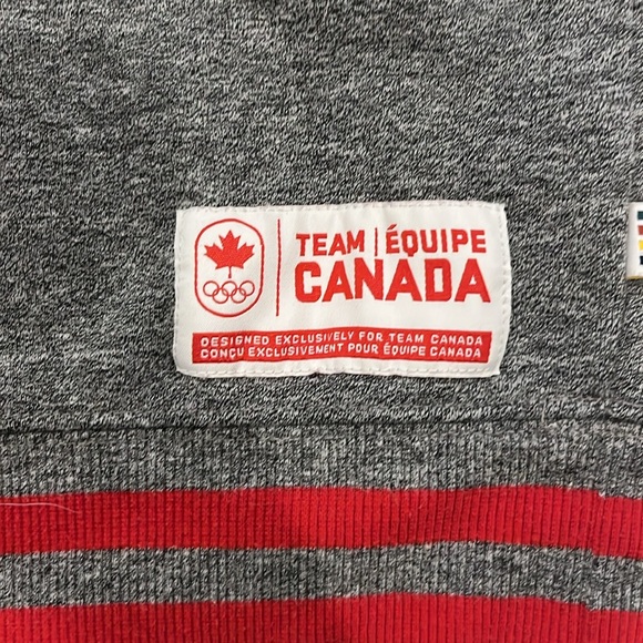 2 for $40🩷 Team Canada Crew neck - Picture 3 of 5
